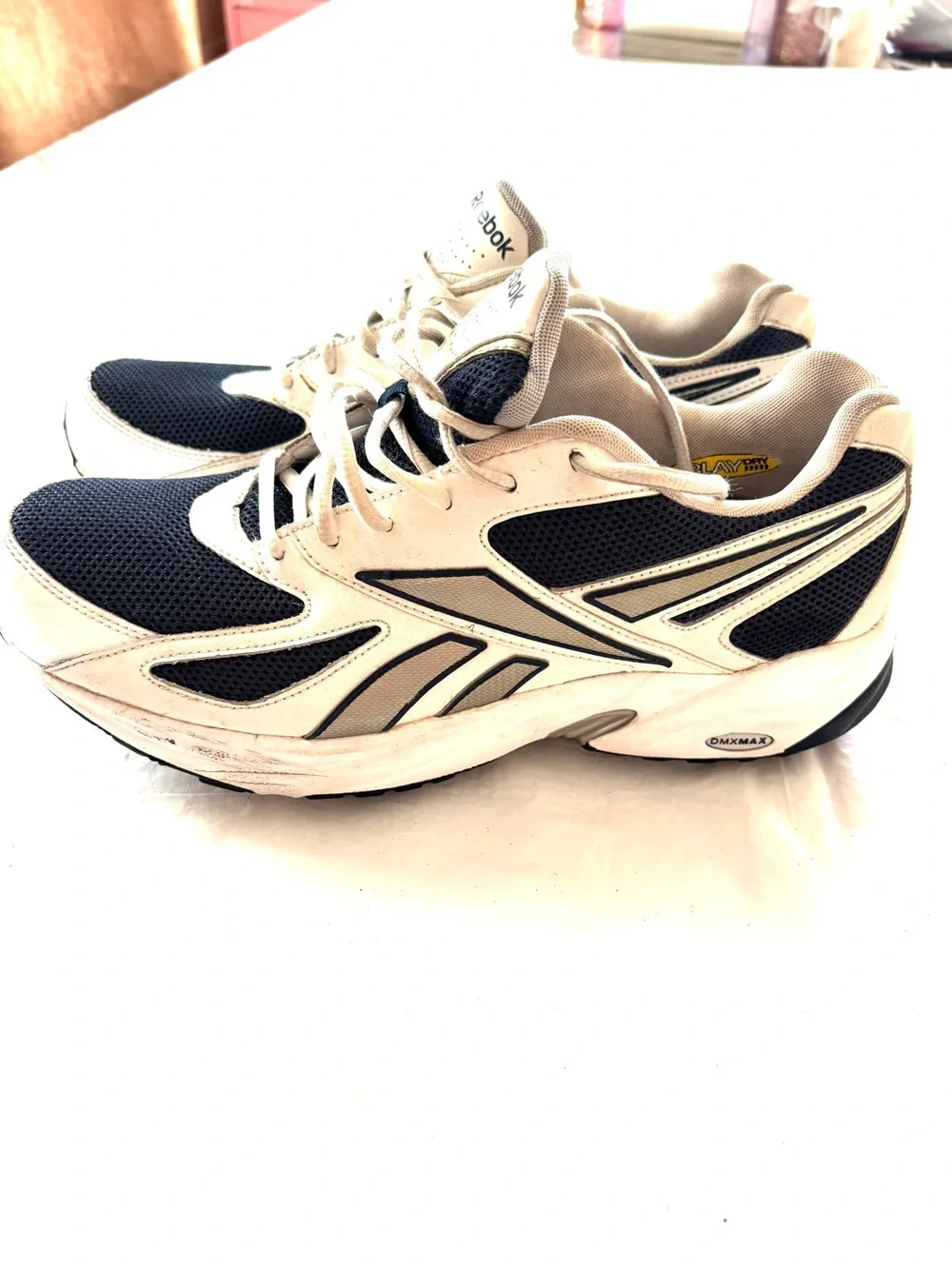 Reebok Navy & White DMX Versasport 4 2010 Sneakers SZ 9.5 Gently Worn